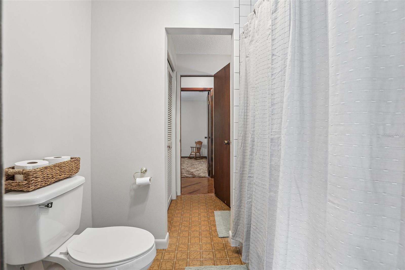 Bathroom 2 with Tub / Shower / Make-up Station