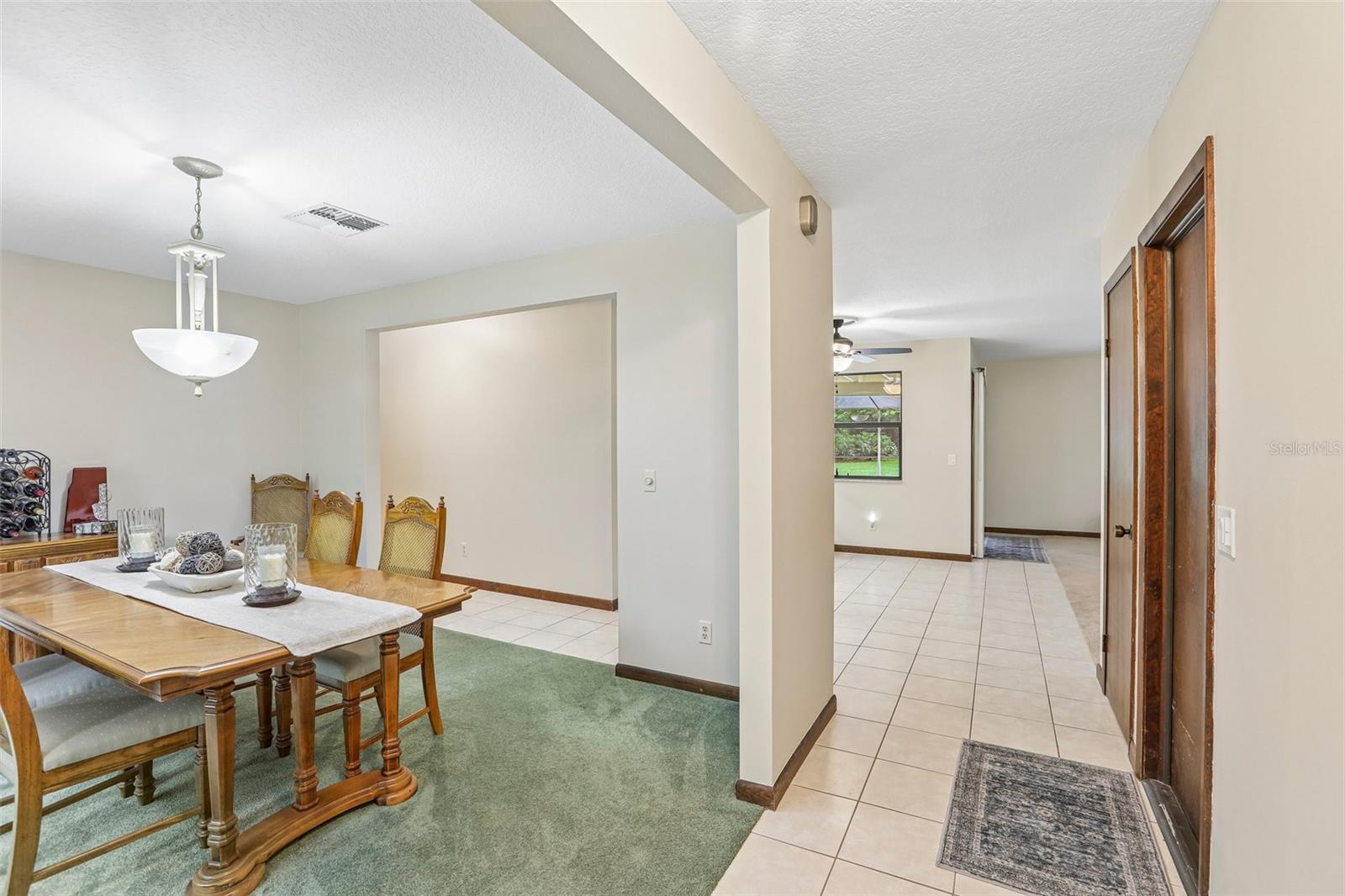 Foyer / Dining Room