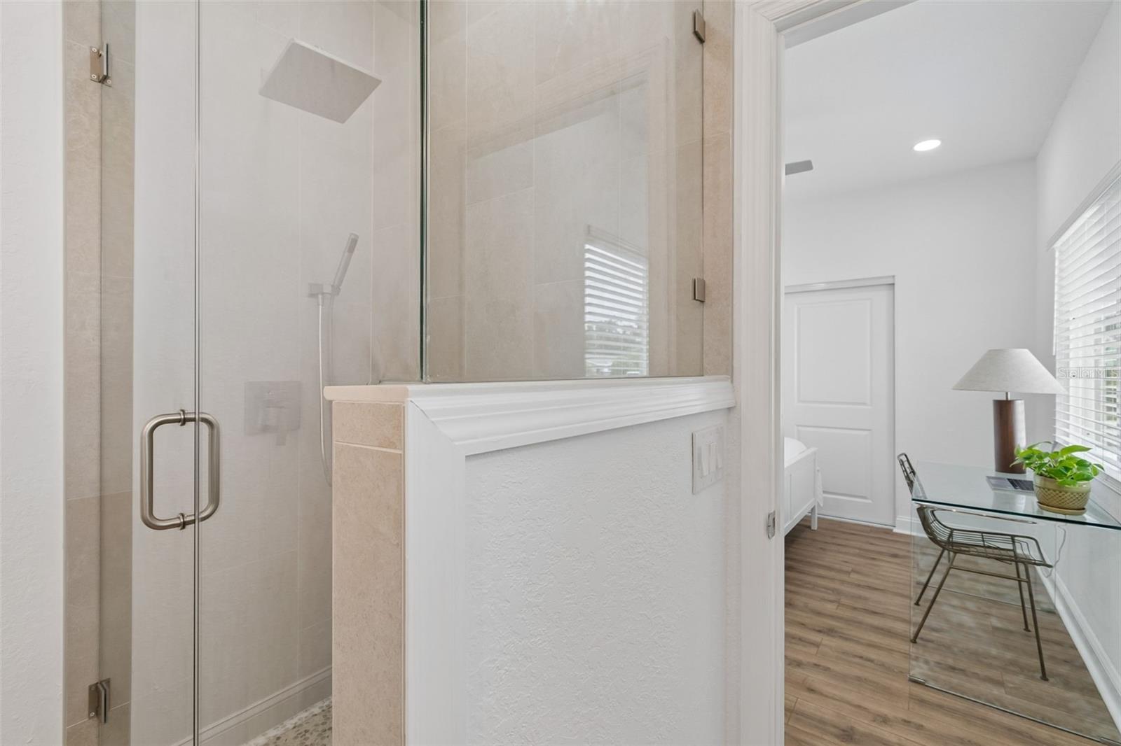 Unit A- Primary En-Suite Bath