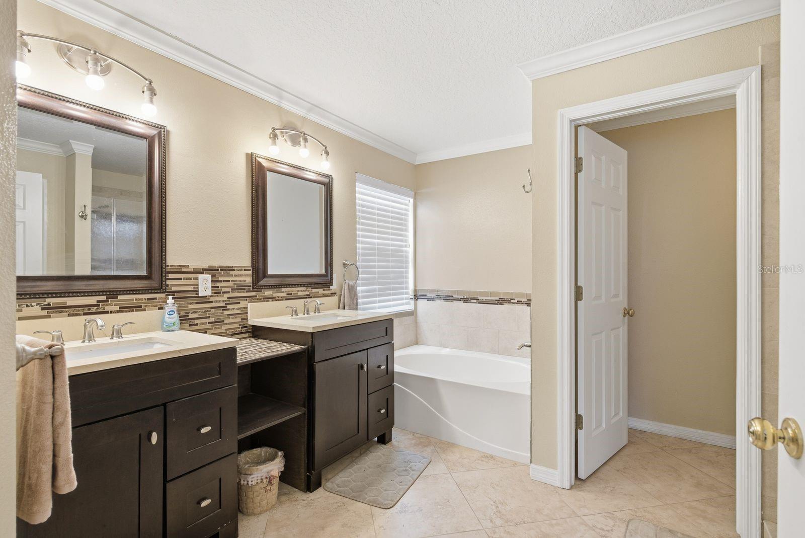 2nd floor master bathroom