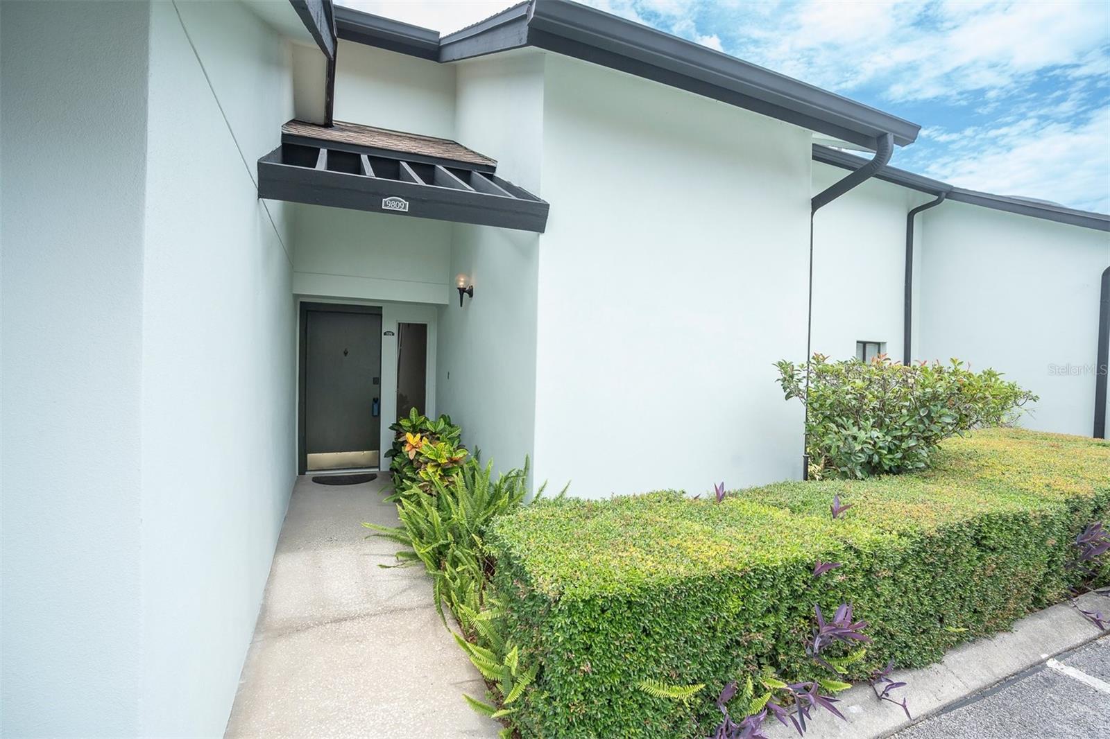 Private entryway