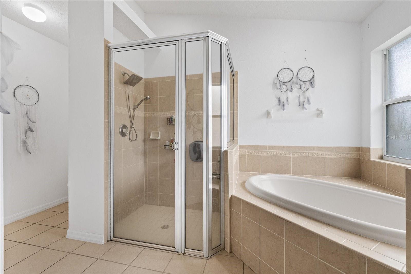 Master En Suit Bathroom