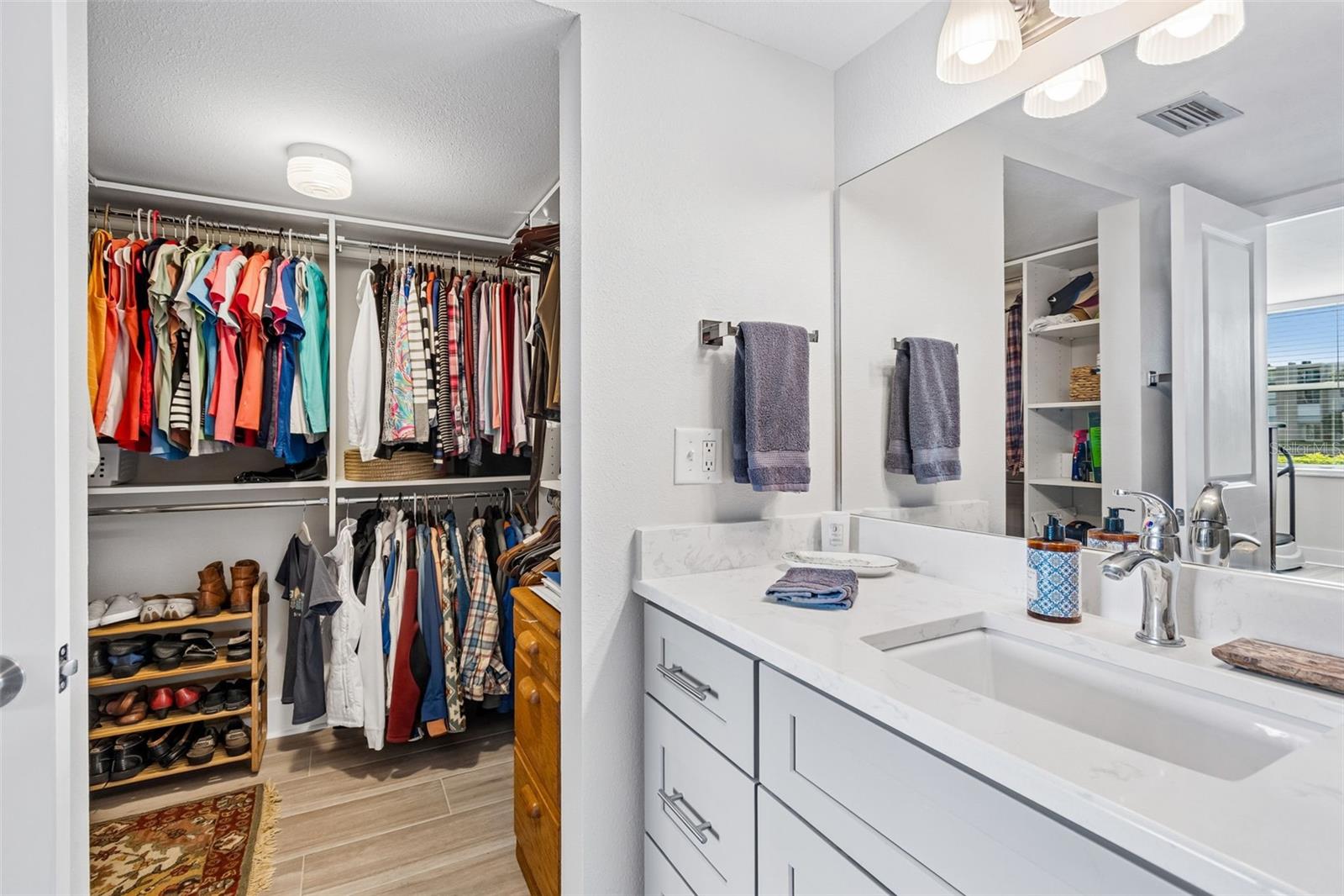 Ensuite Bathroom with Walk-in Closet