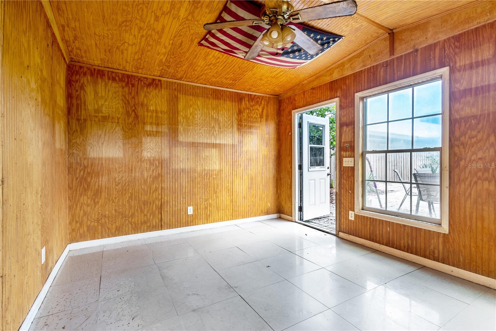 Detached shed with electric