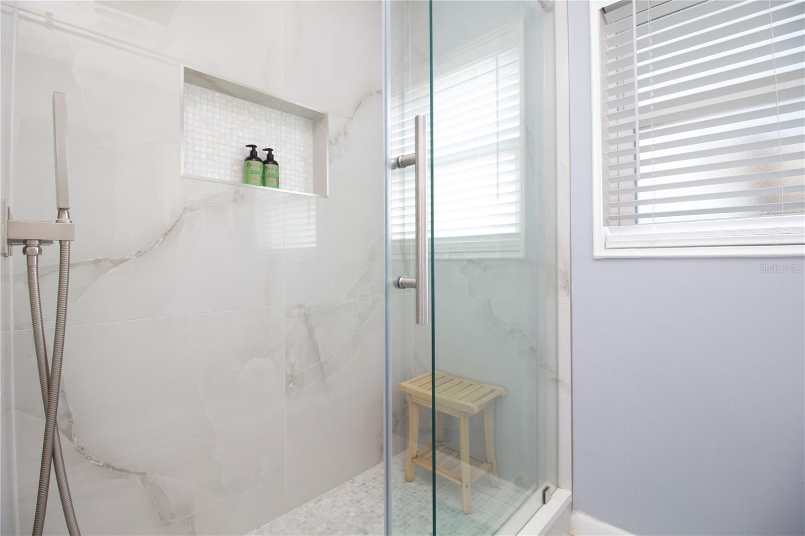 Primary Shower/Tub