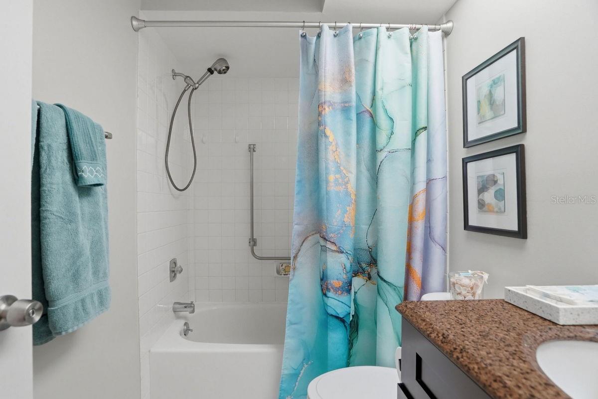 Tub with Shower