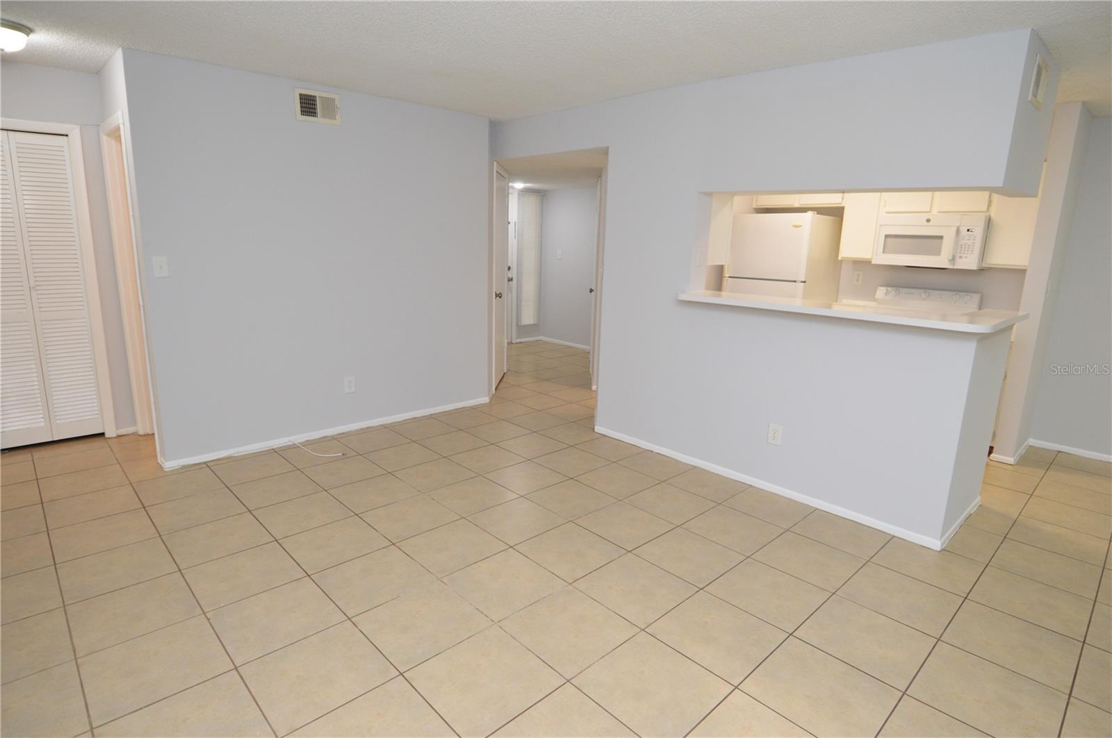 TB8515278