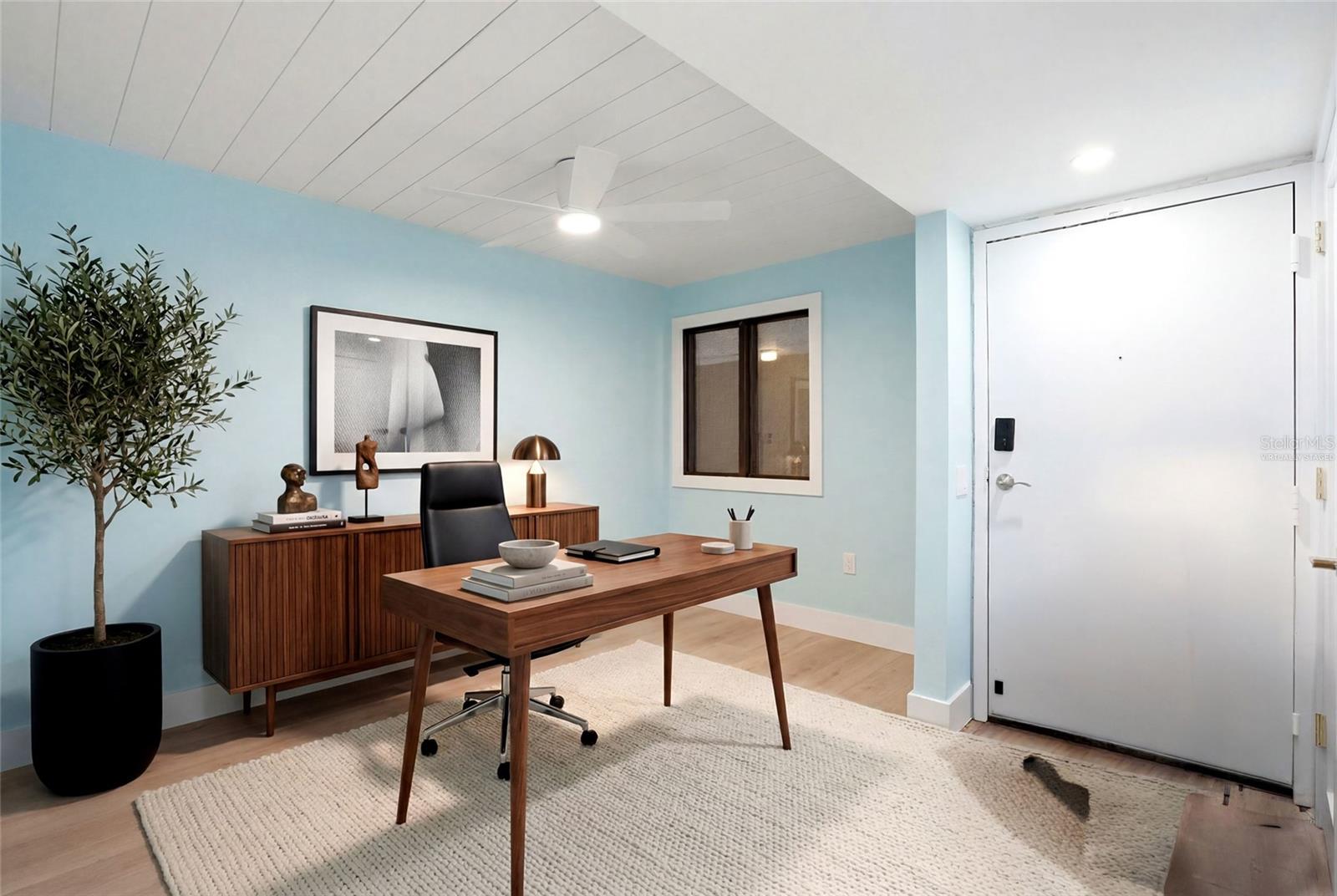 OFFICE - VIRTUALLY STAGED