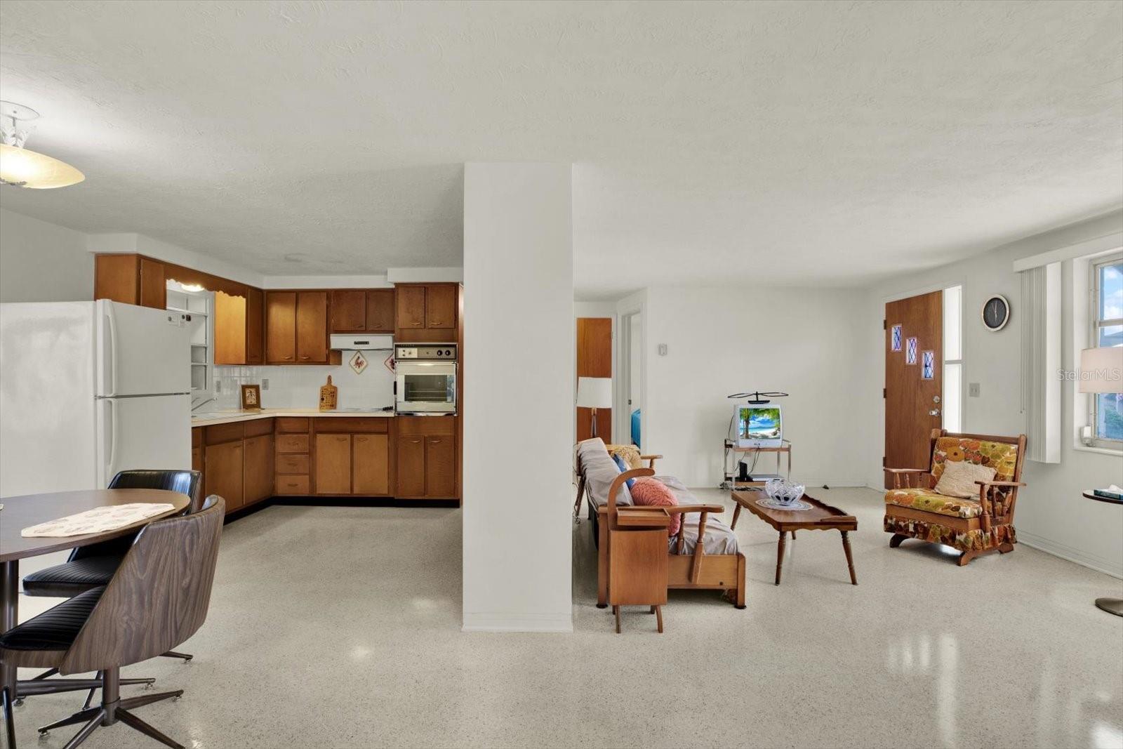 Kitchen/ Living room Divide