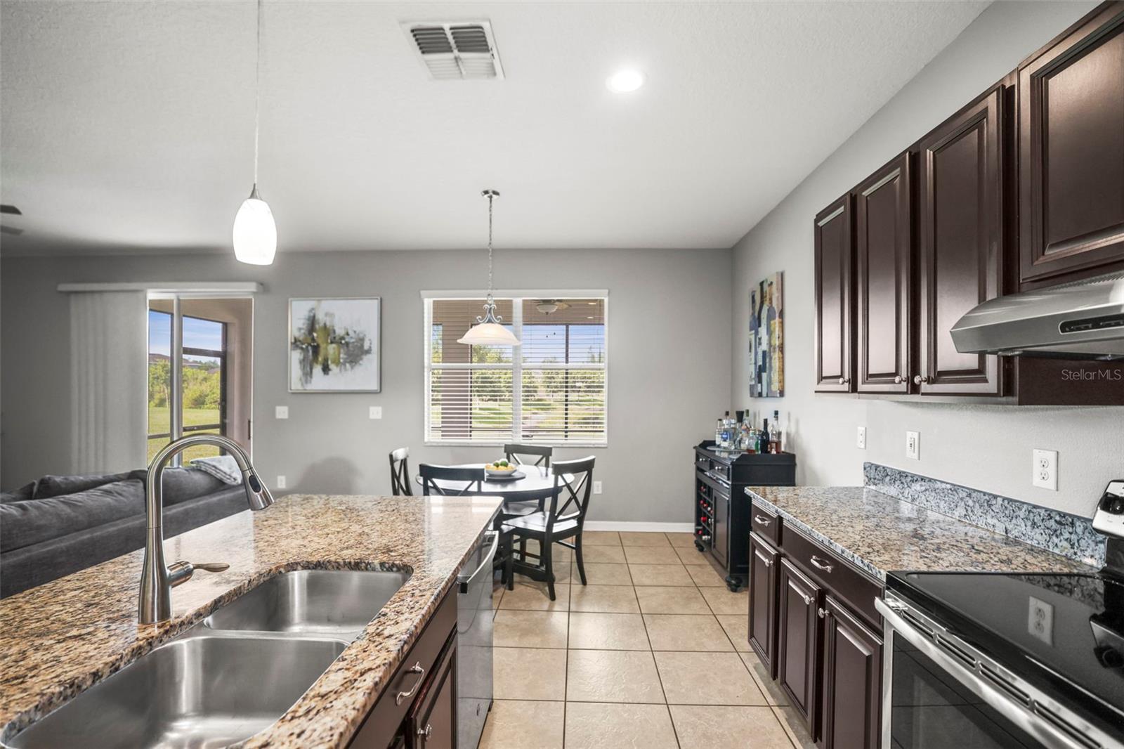 Kitchen / Dinette
