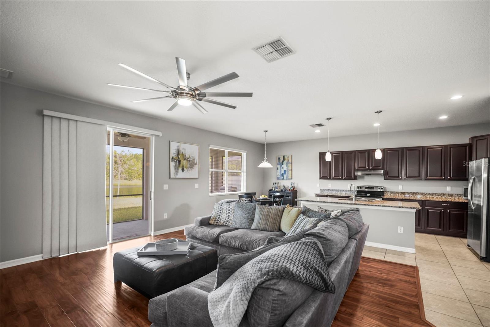 Living Room / Kitchen