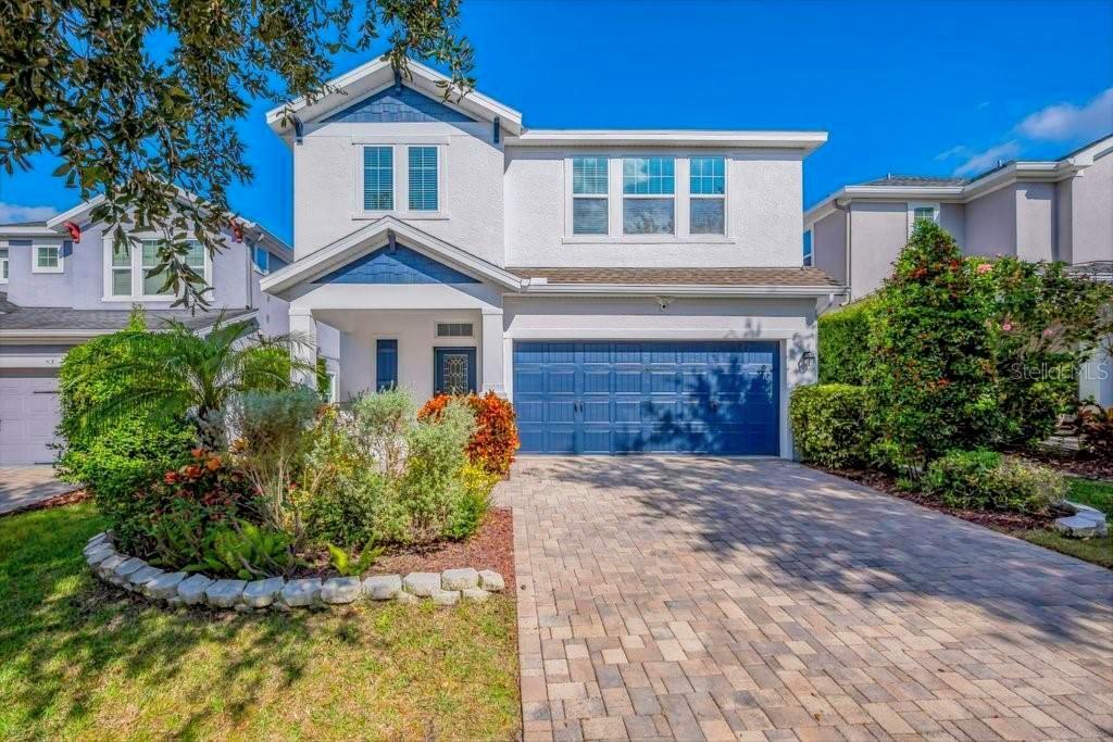 GATED COMMUNITY / HUGE YARD