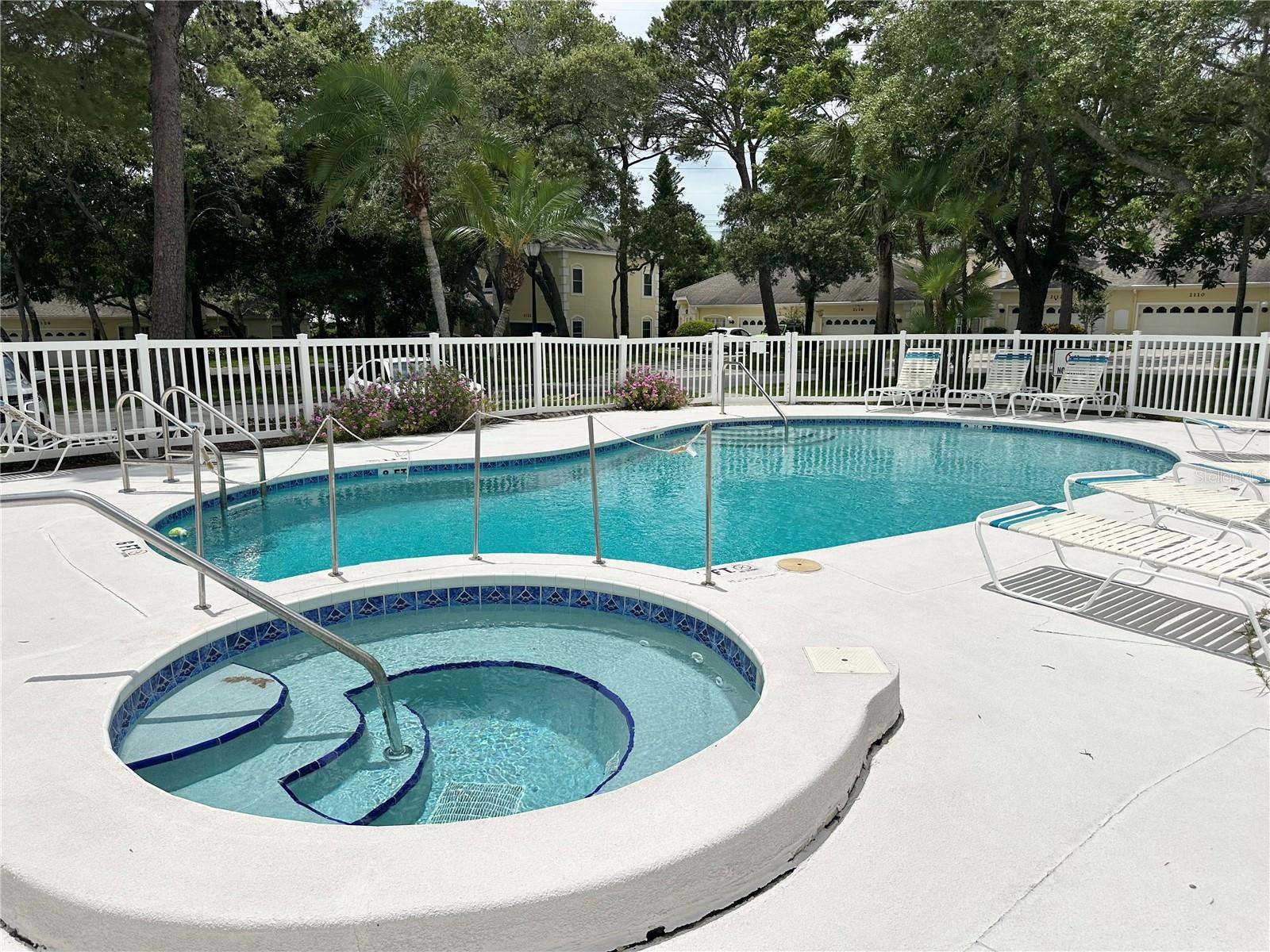 community pool/hot tub