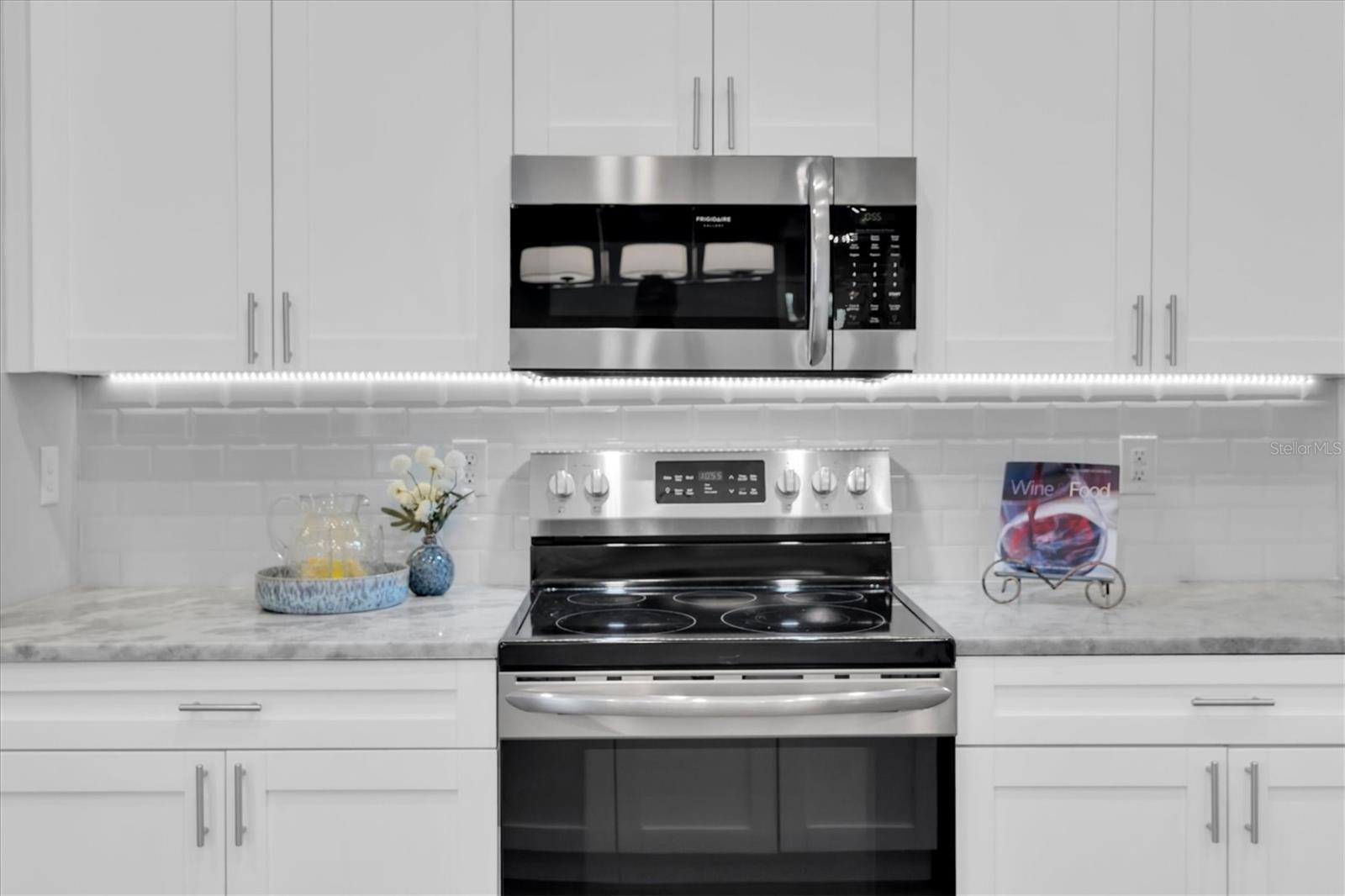 Stainless Appliances & Modern Finishes