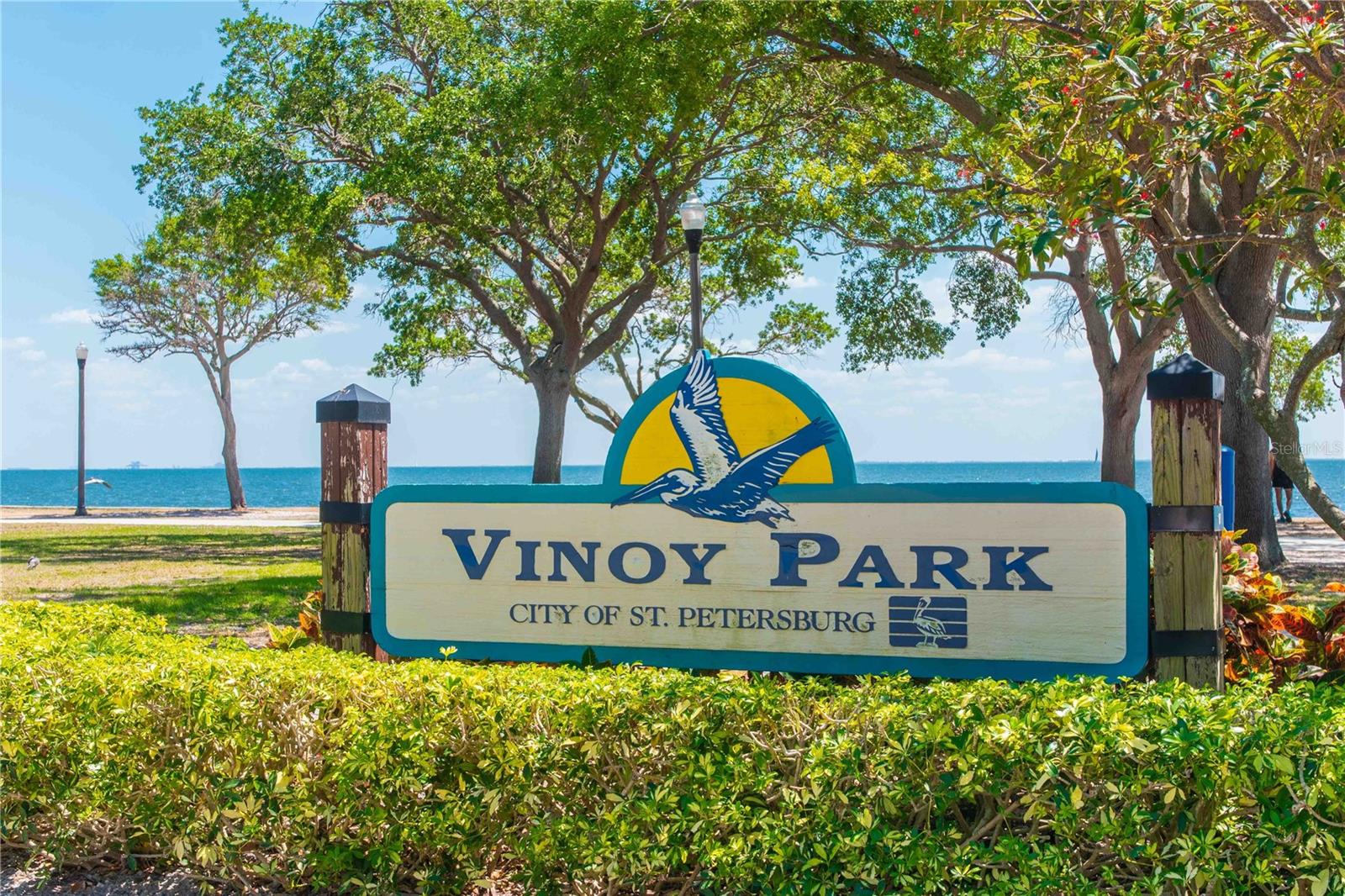 Discover Waterfront Parks, Dining, and Entertainment Nearby