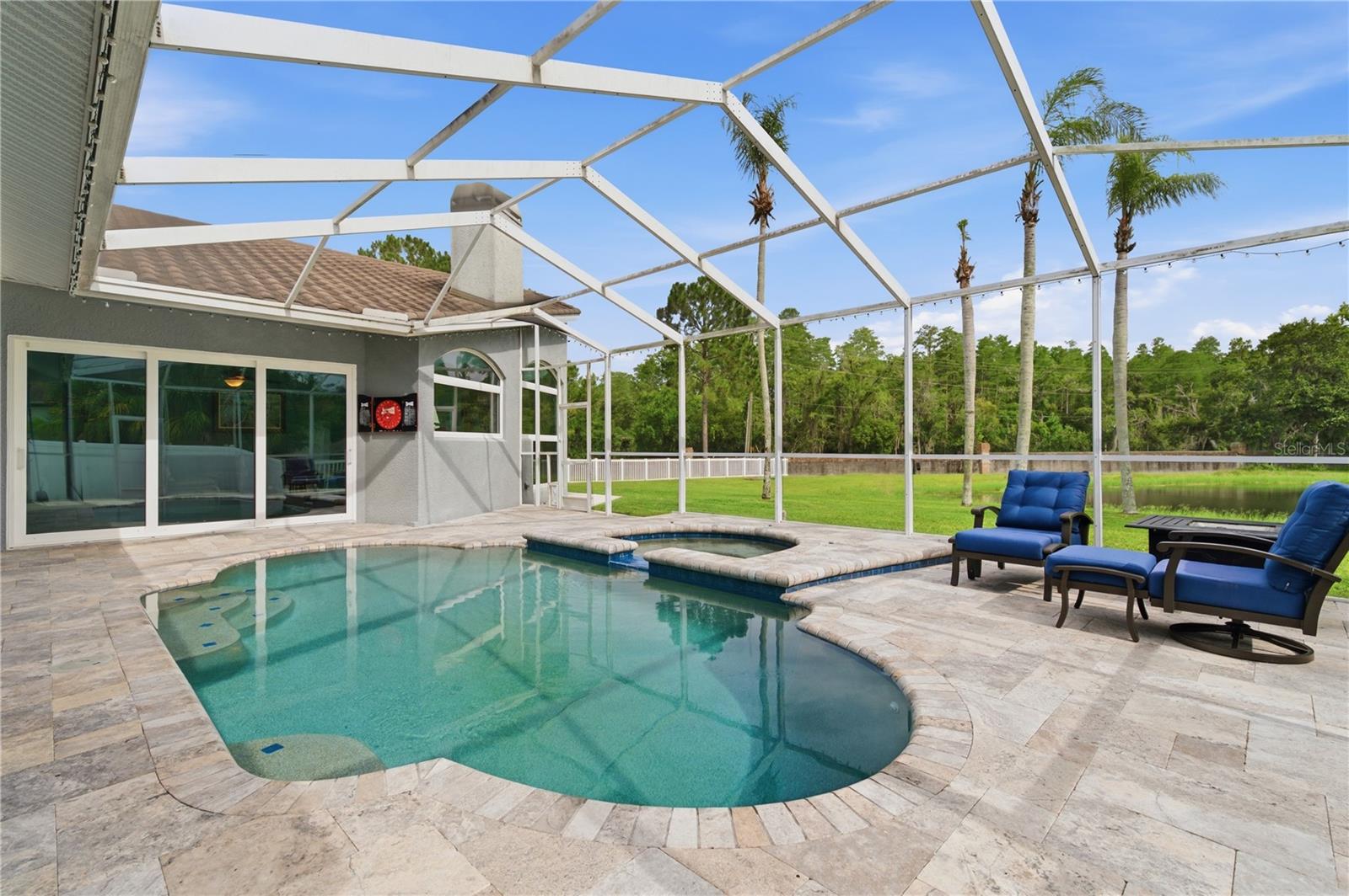 Pool & Sauna