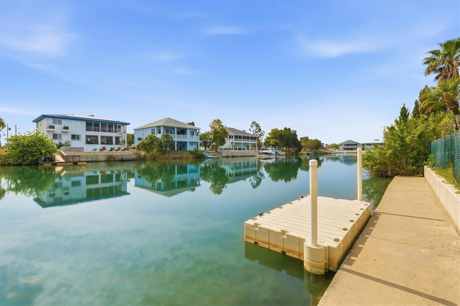 Seawall/ Kneewall and Dock