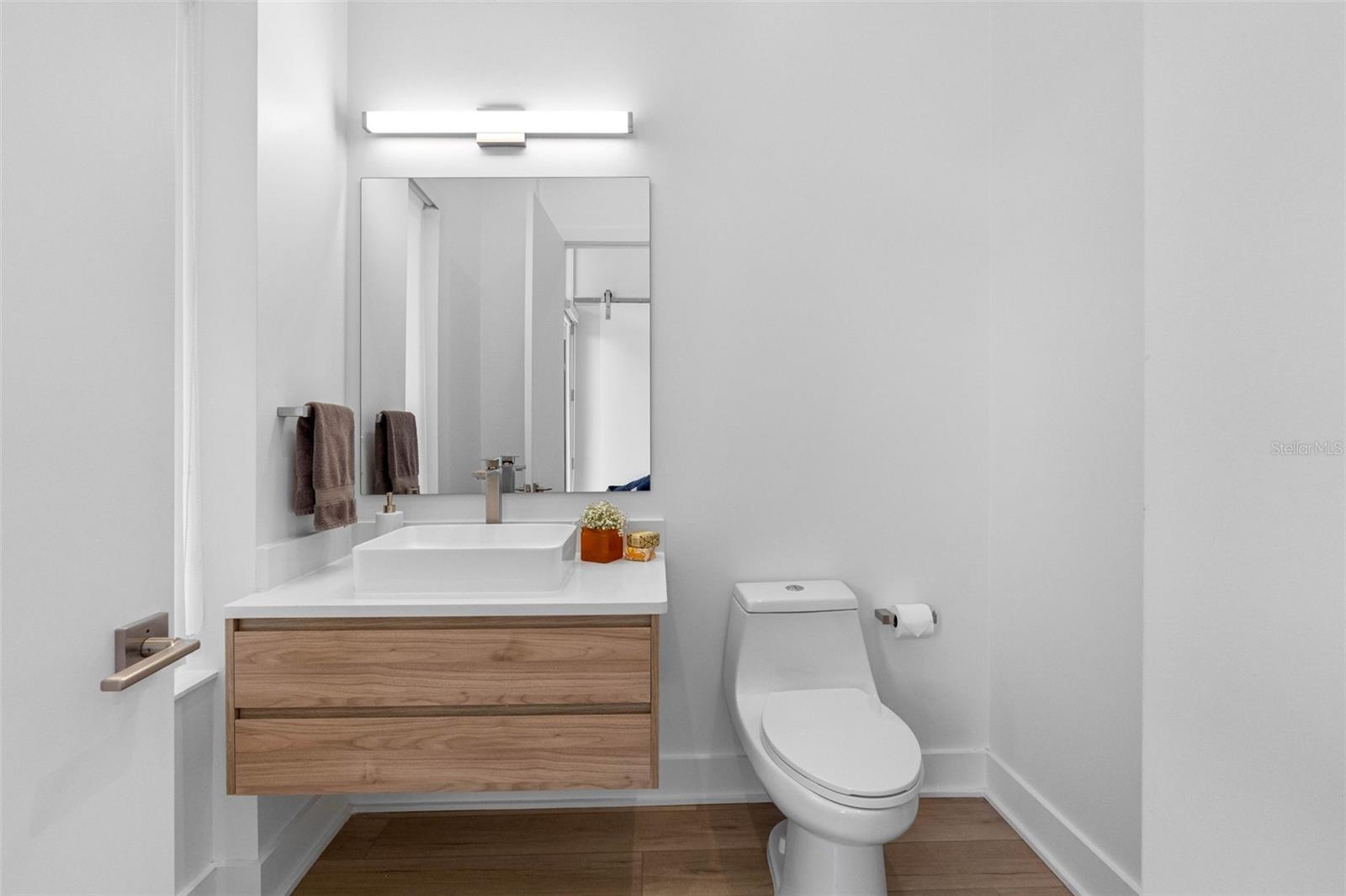 Full bathroom in front of the office features shower