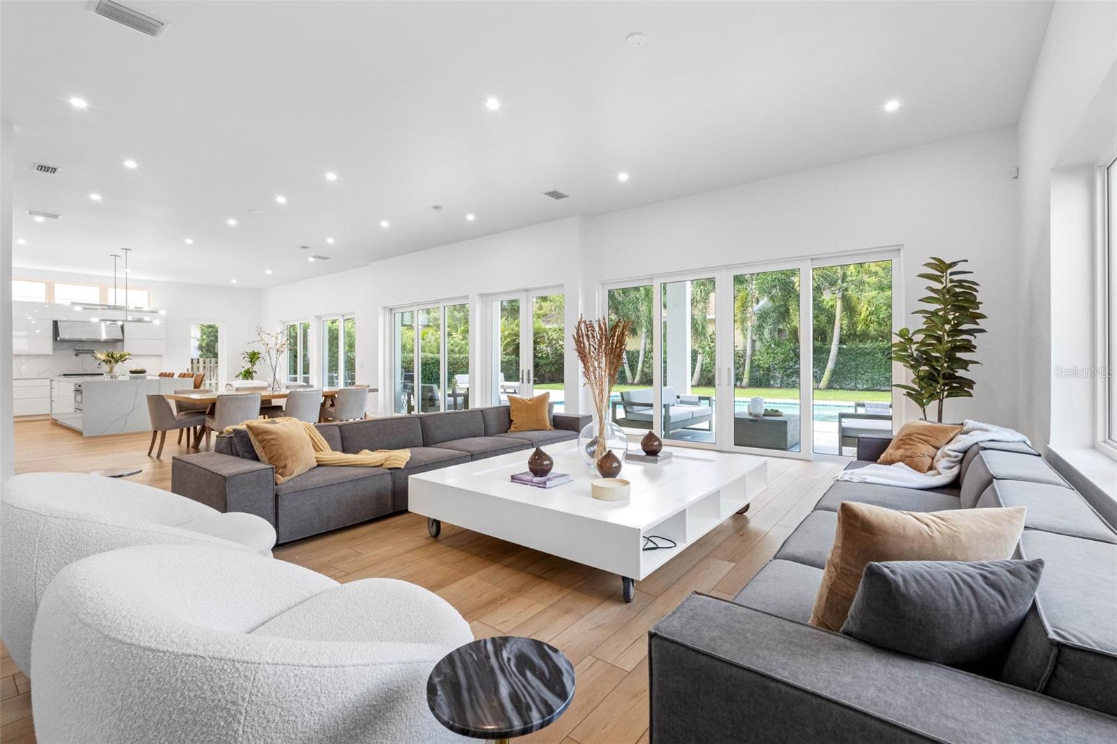 Open floor plan - The living room, dining room and kitchen flow seamlessly together
