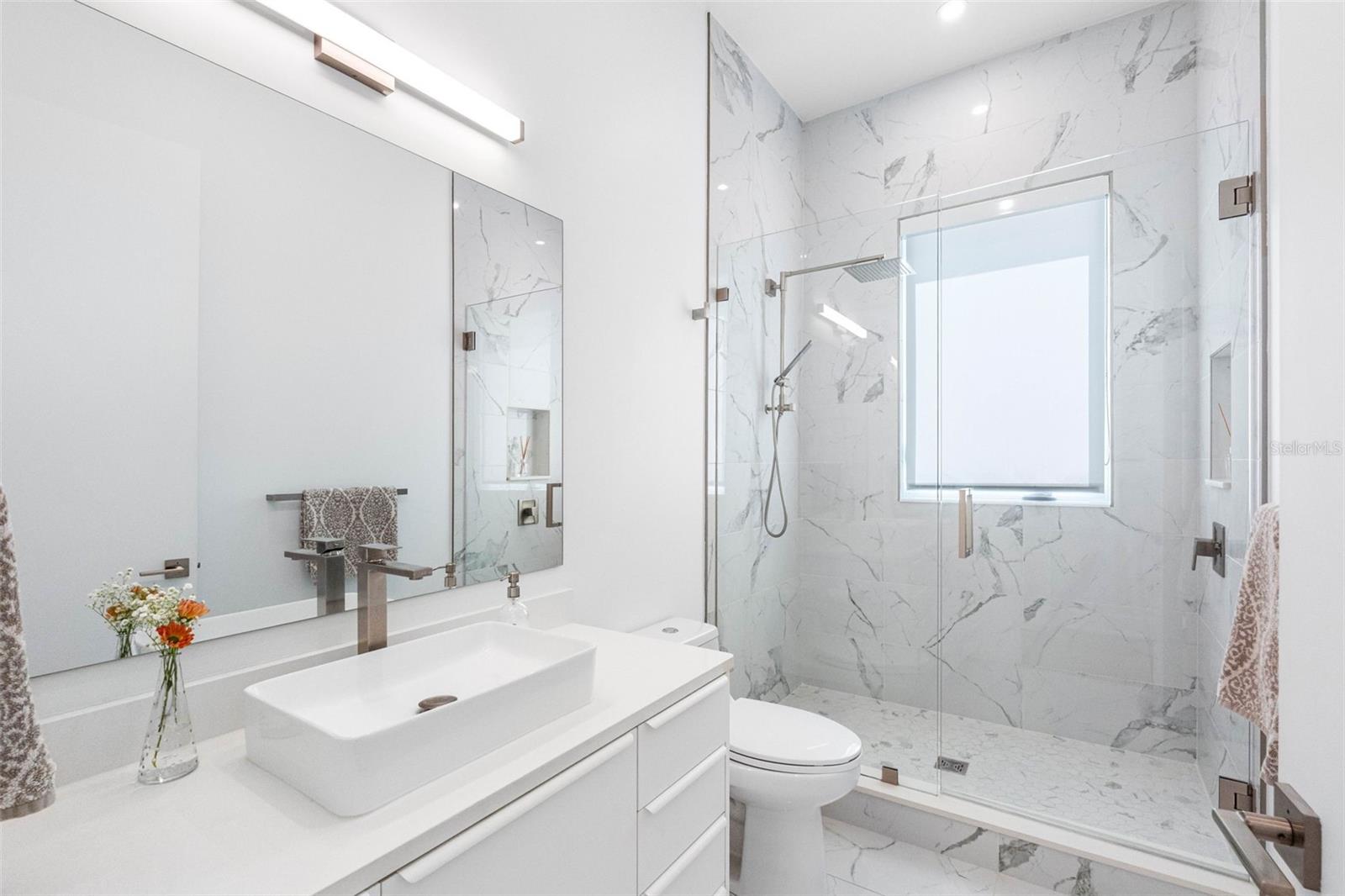 En-suite bath, bedroom 4
