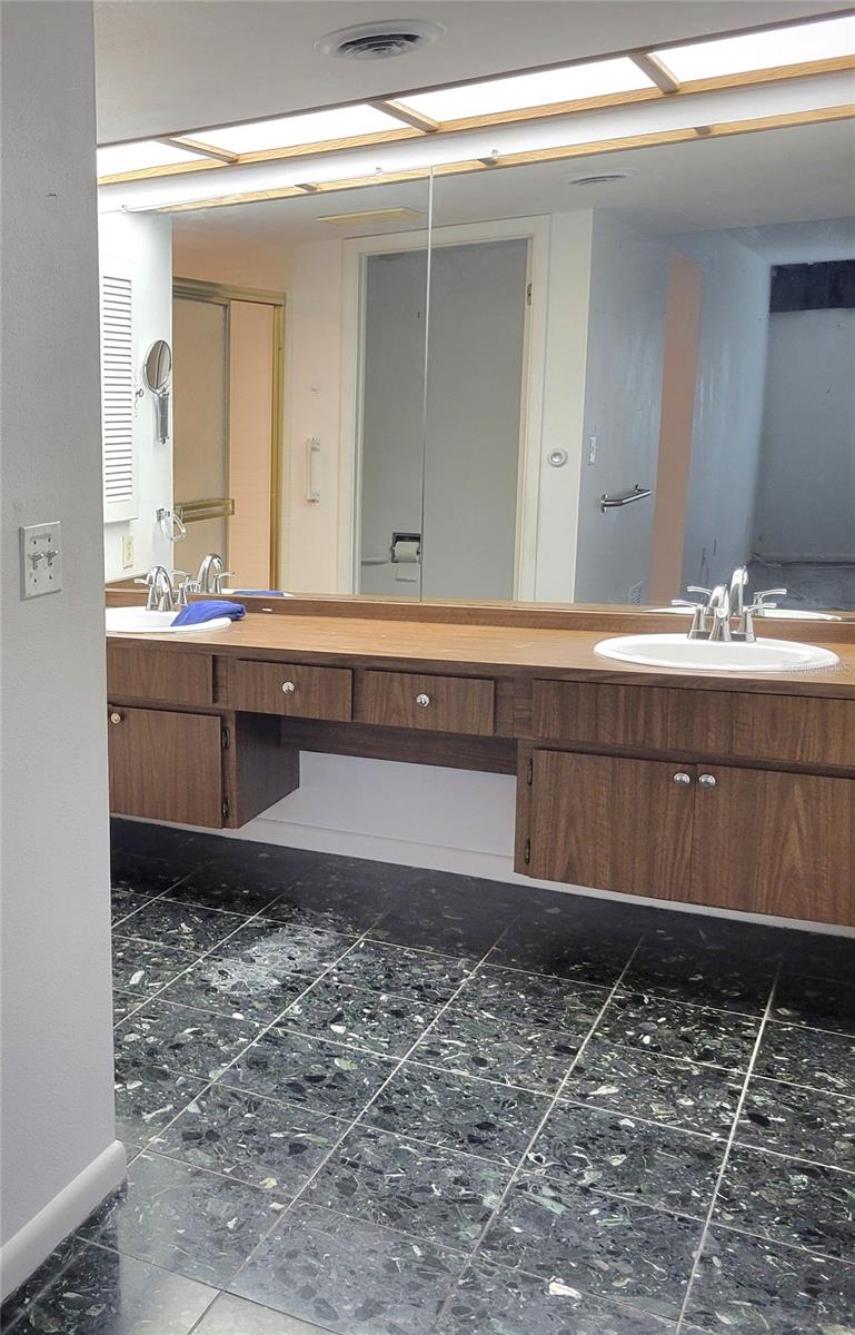 Double sinks