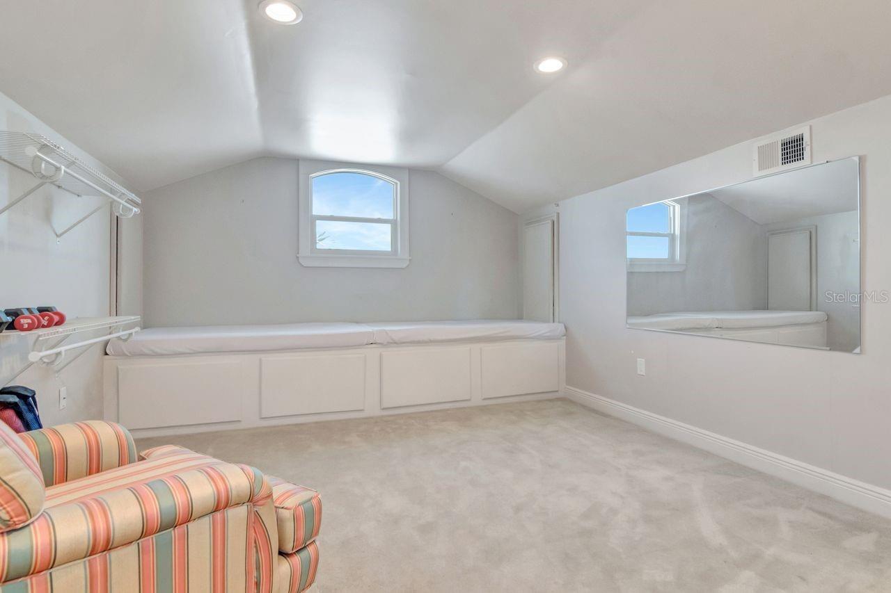 upstairs in-law suite with bath and private entrance