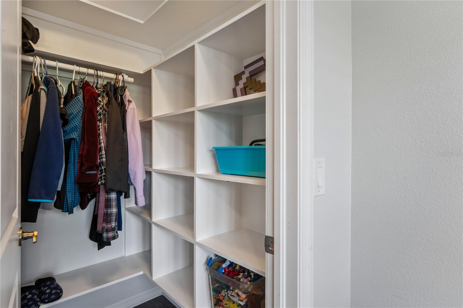 Guest bedroom walk in closet