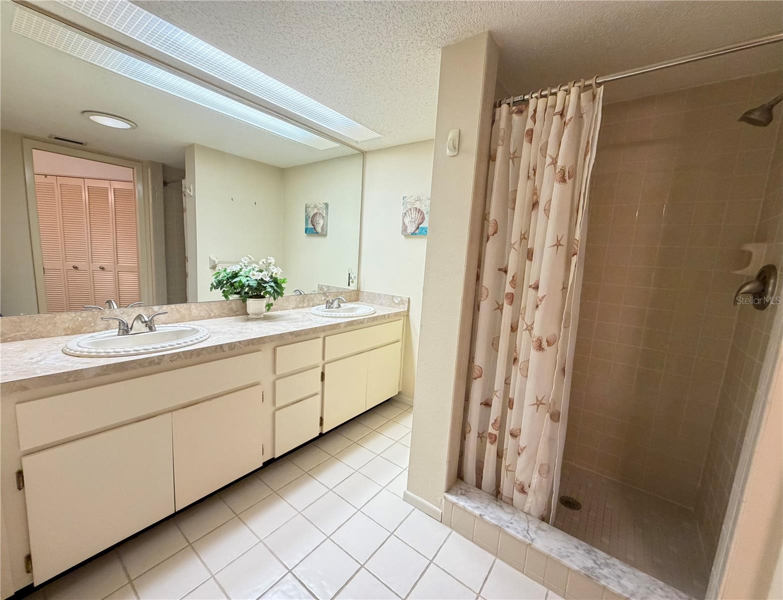 En Suite Bathroom