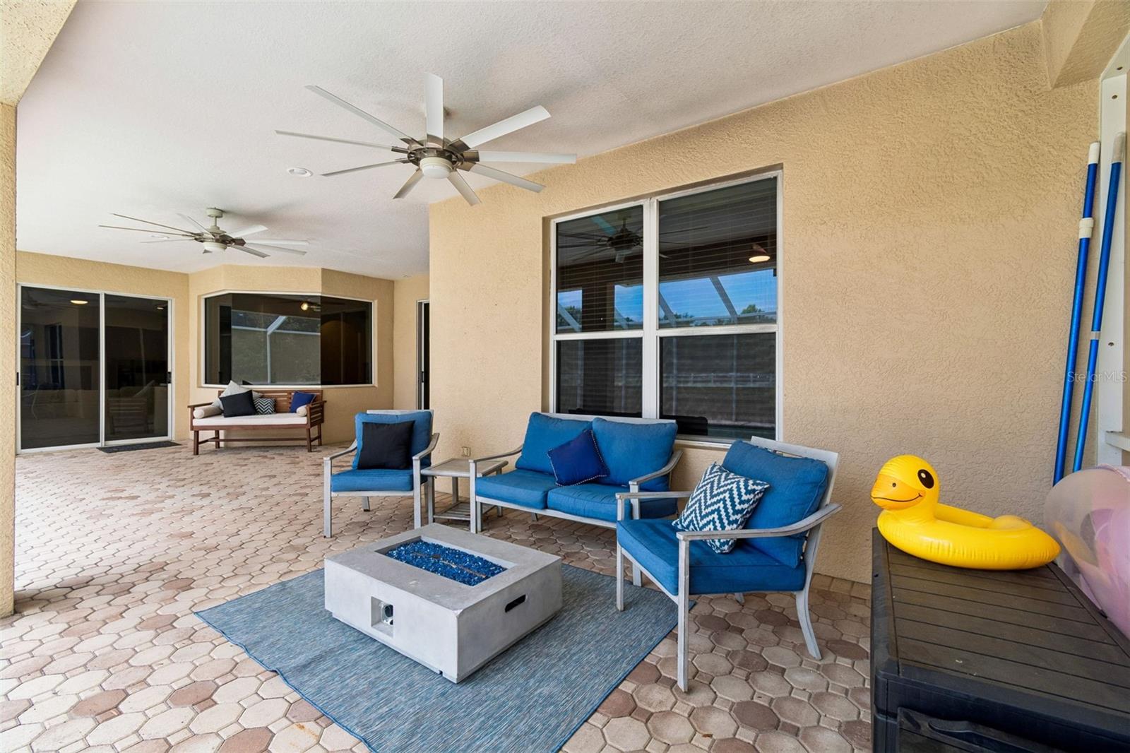 Indoor/Outdoor Living