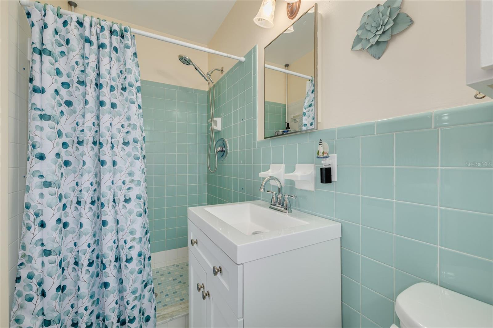 Primary Ensuite Bath