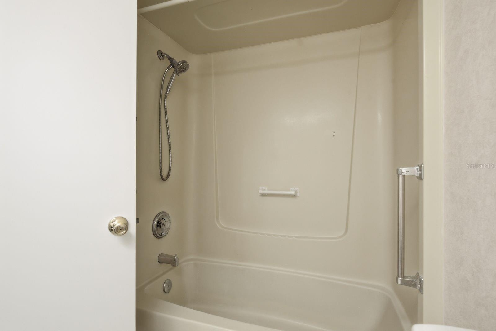 Primary Bathroom Tub/Shower