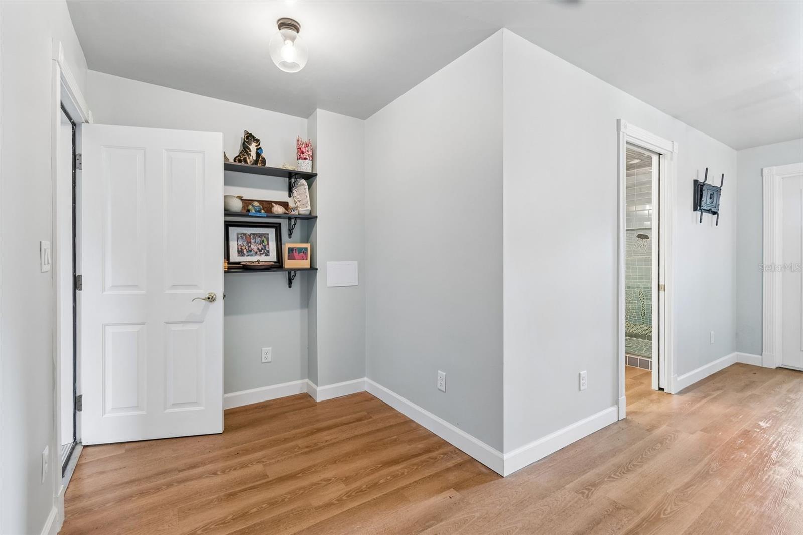 Sitting area in down stairs In-law/primary