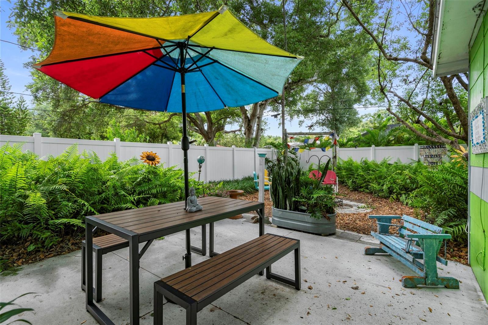 Peaceful back patio and fully fenced yard!
