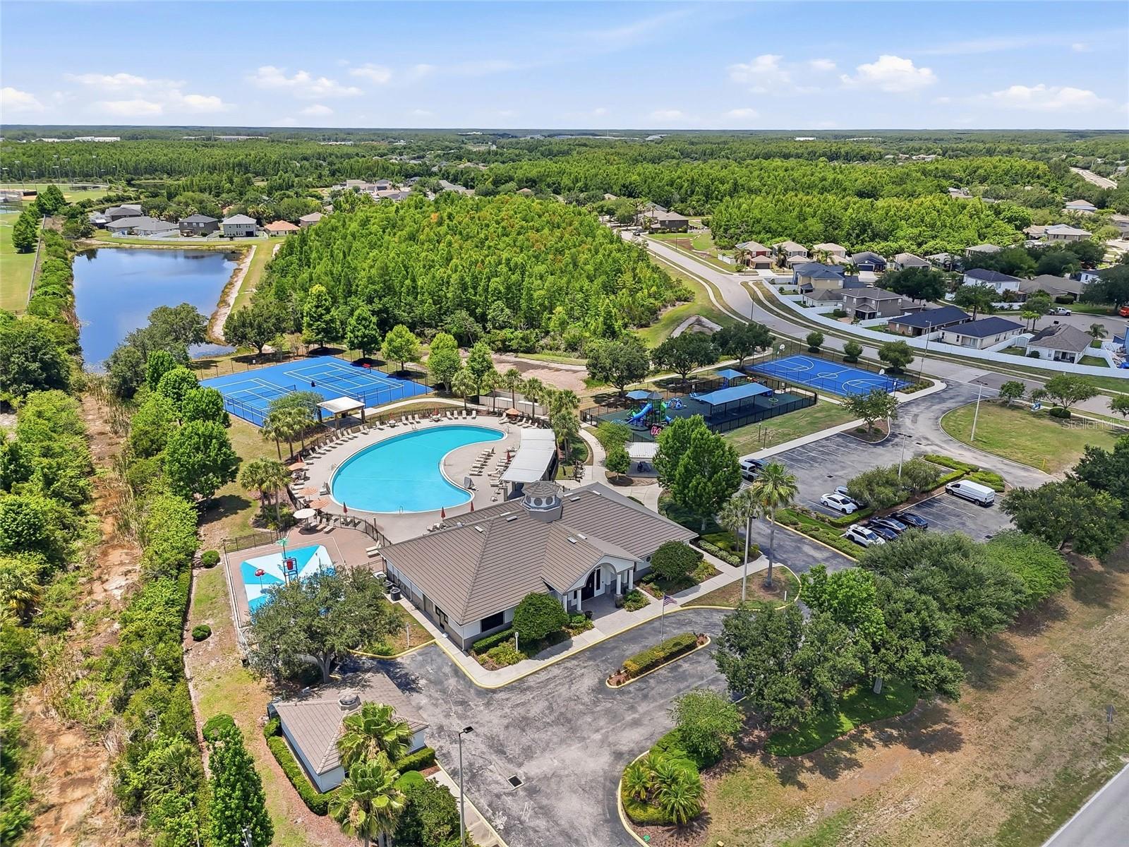 Community amenities (membership required)