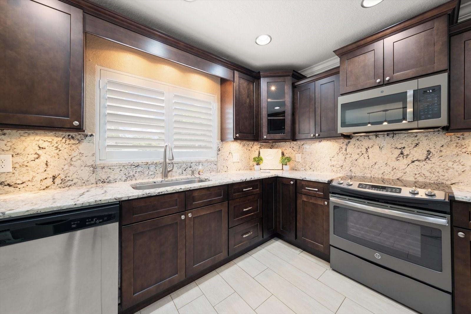 Attractive finishes, versatile space for the chef.