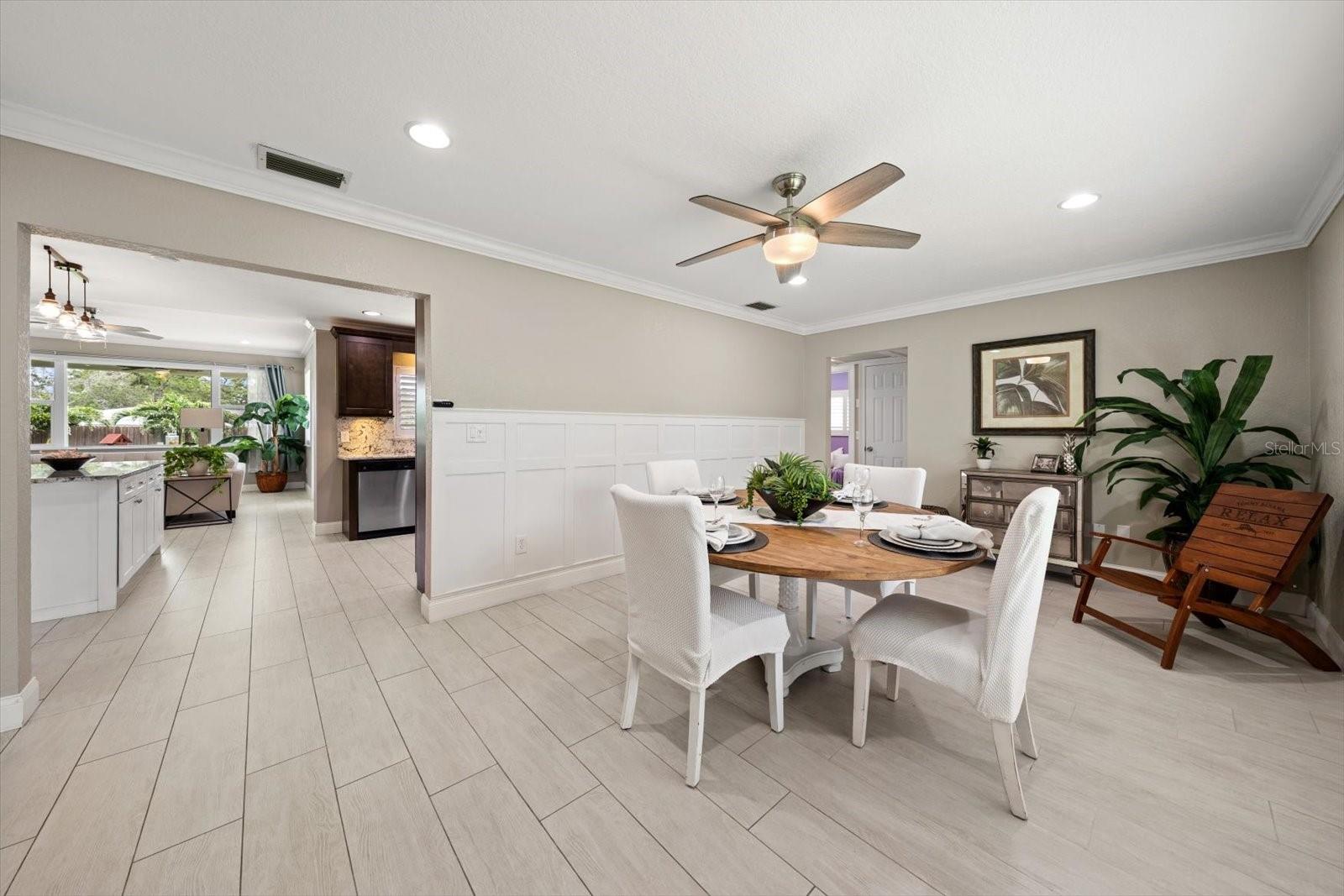 Dining area/flex space