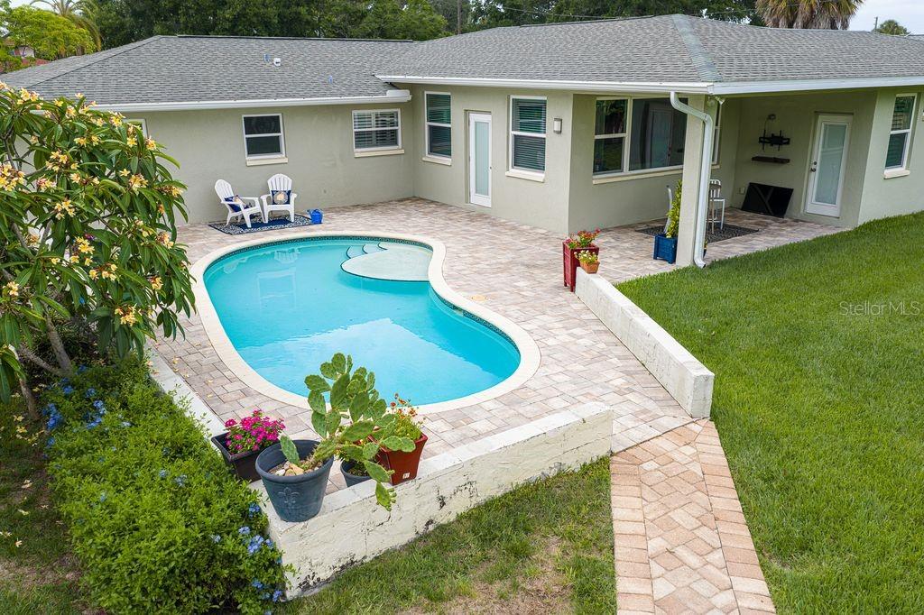 Privacy prevails in the inviting pool!