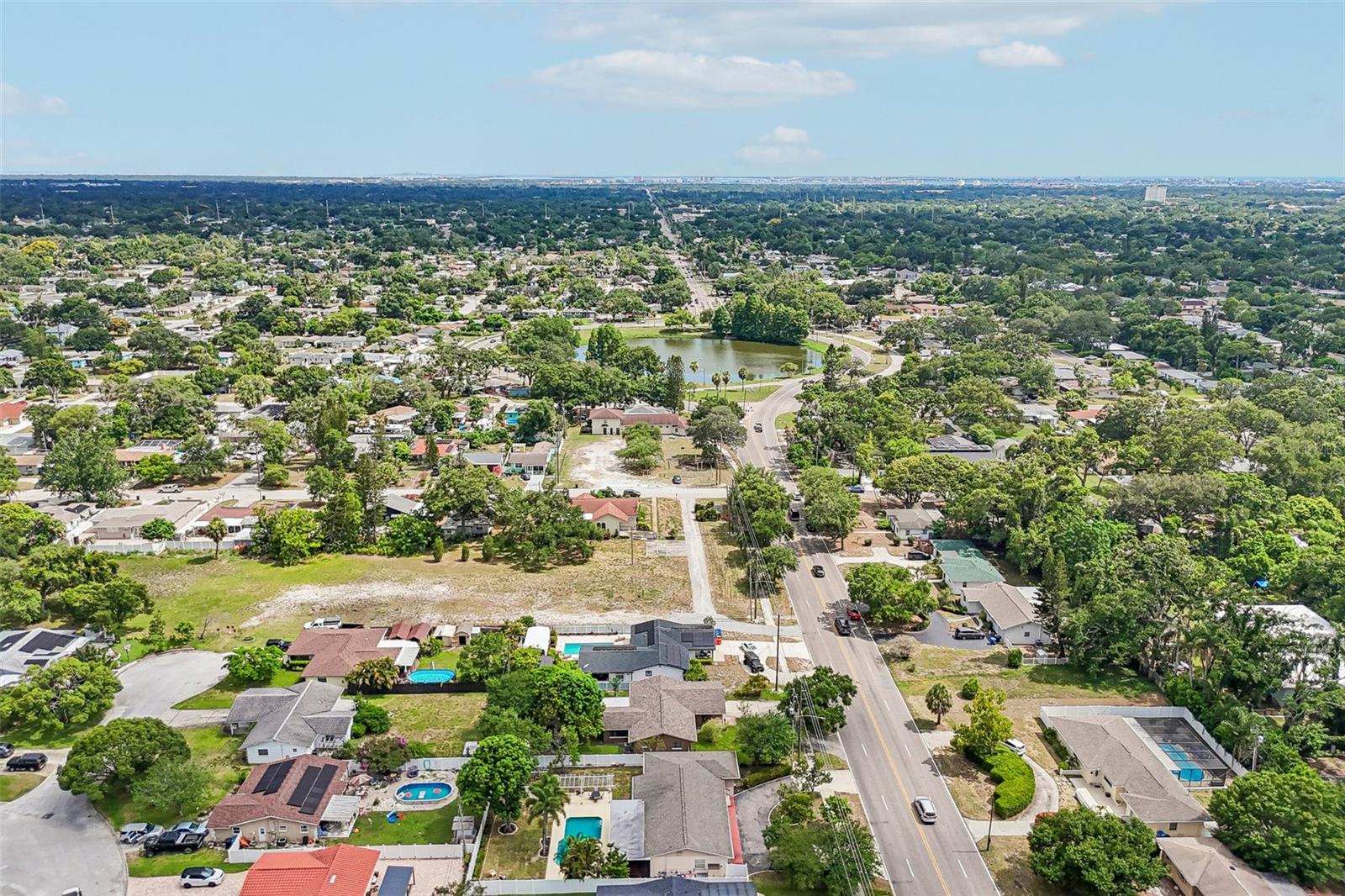TB8515859