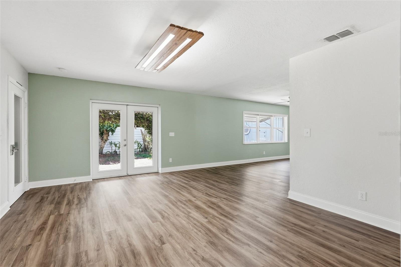 living/dining open floorpaln