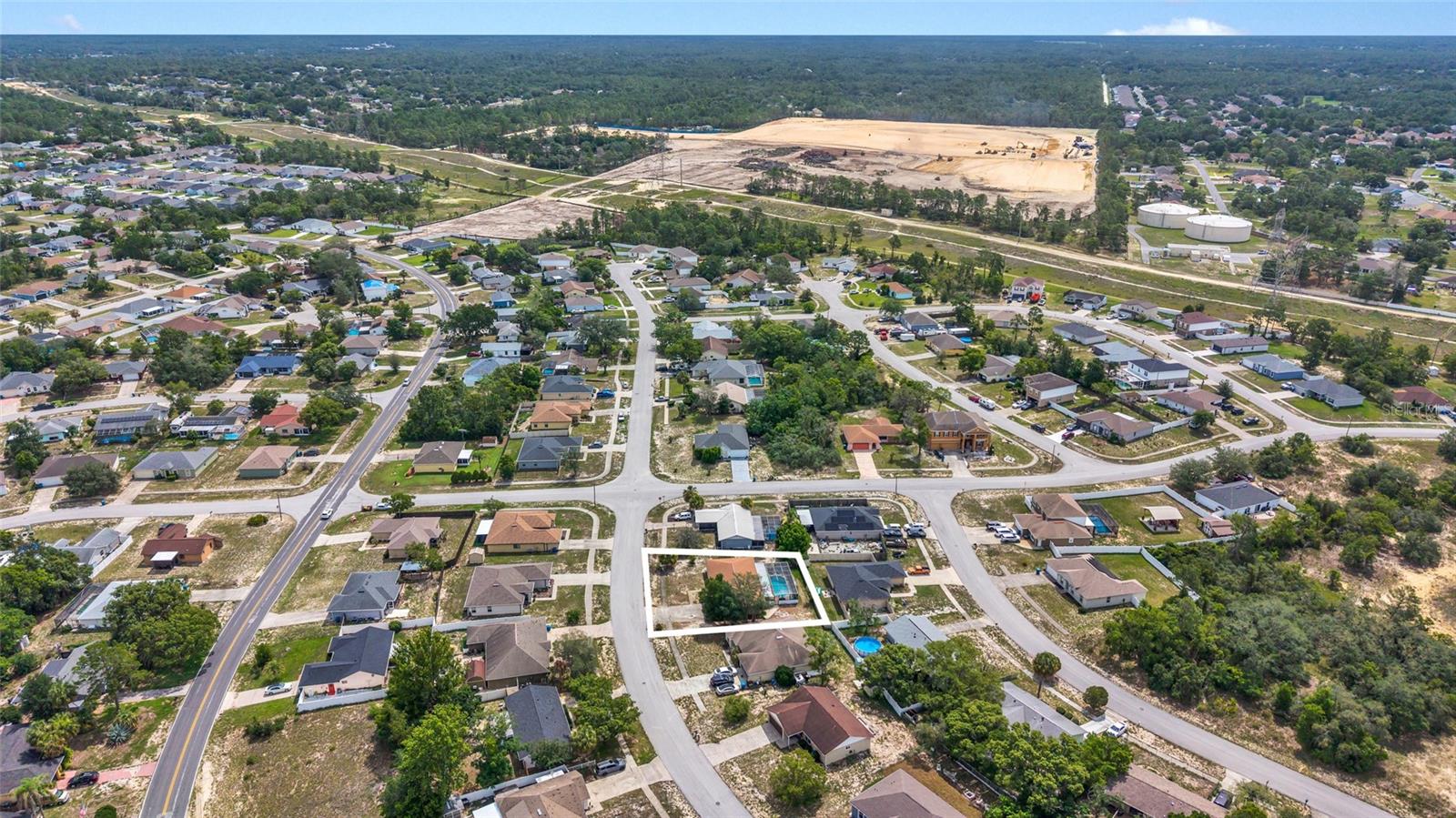 Located near major roadways, shopping centers, and more. Close To Weeki Wachee Springs, short Commute To Tampa, St Pete etc