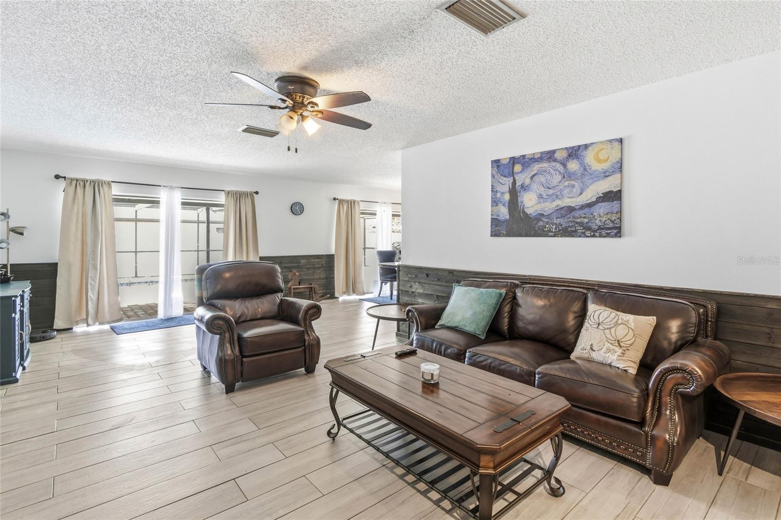 Oversized Sliders Bring In Plenty Of Natural Light