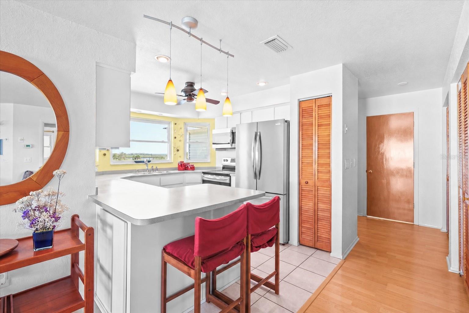 Kitchen with Breakfast Bar