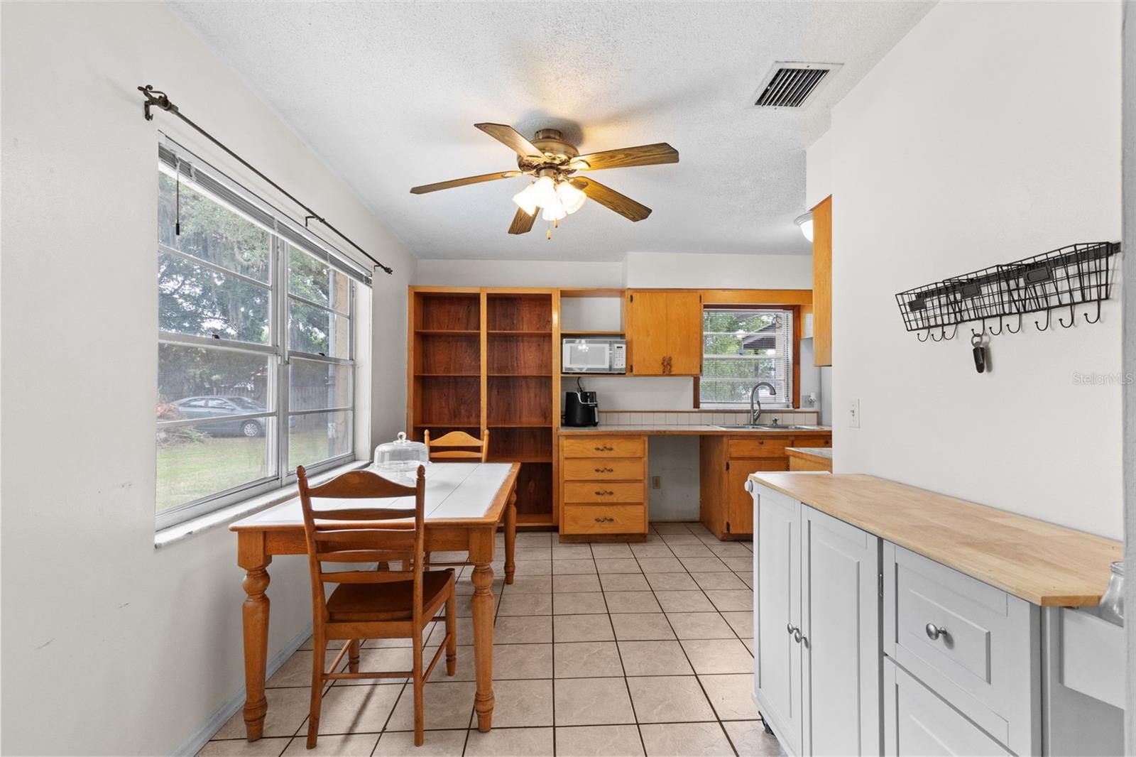 Eat-In Kitchen