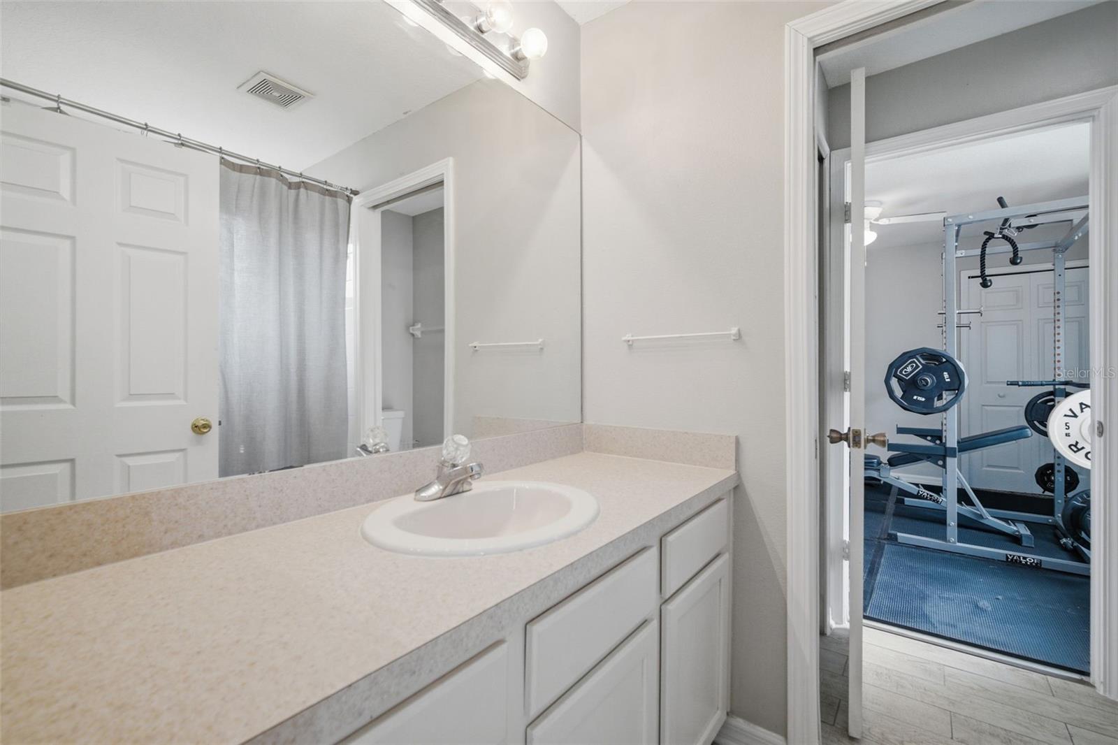Jack & Jill Bath