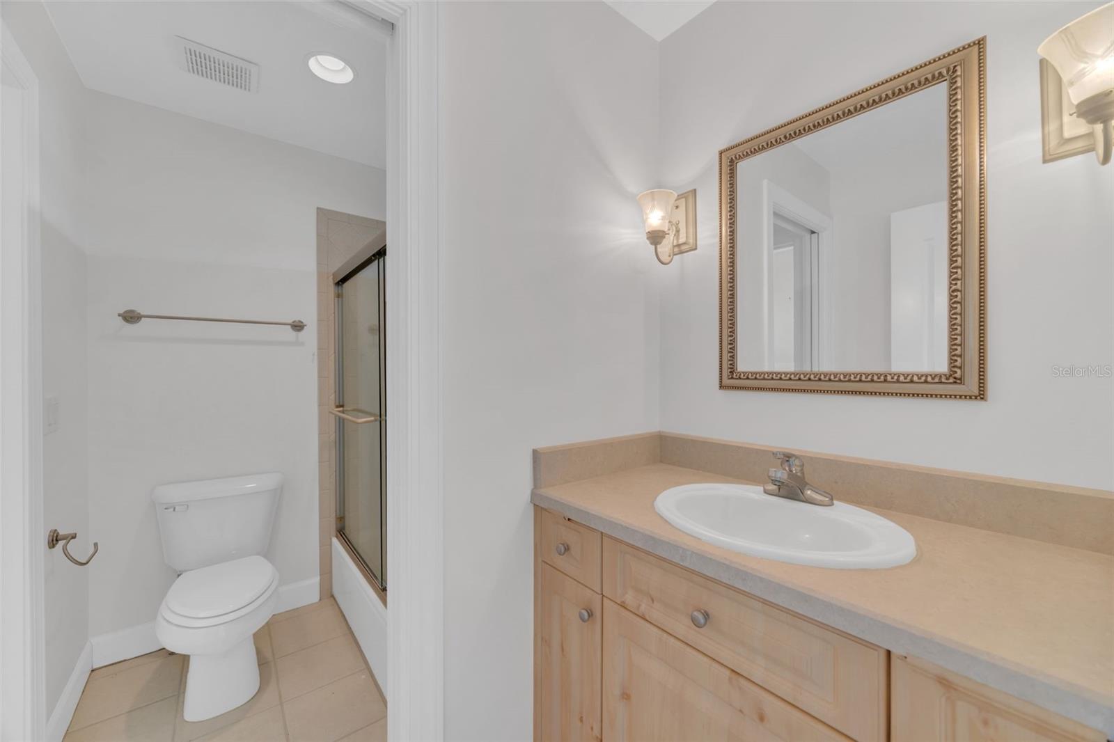 2ND FLOOR BATHROOM