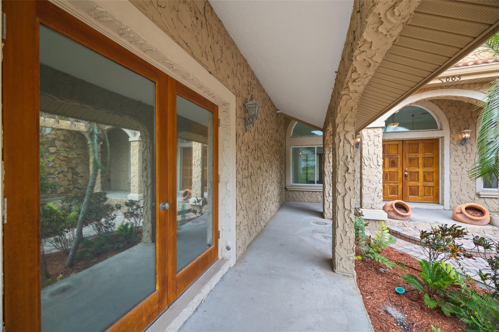 COVERED FRONT WALK WAY
