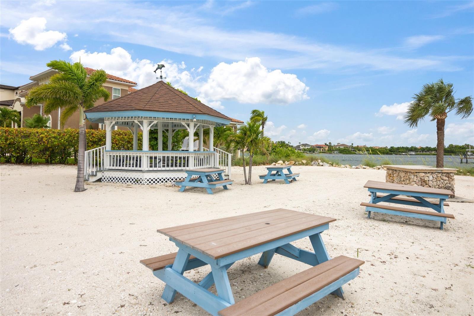 COMMUNITY BEACH
