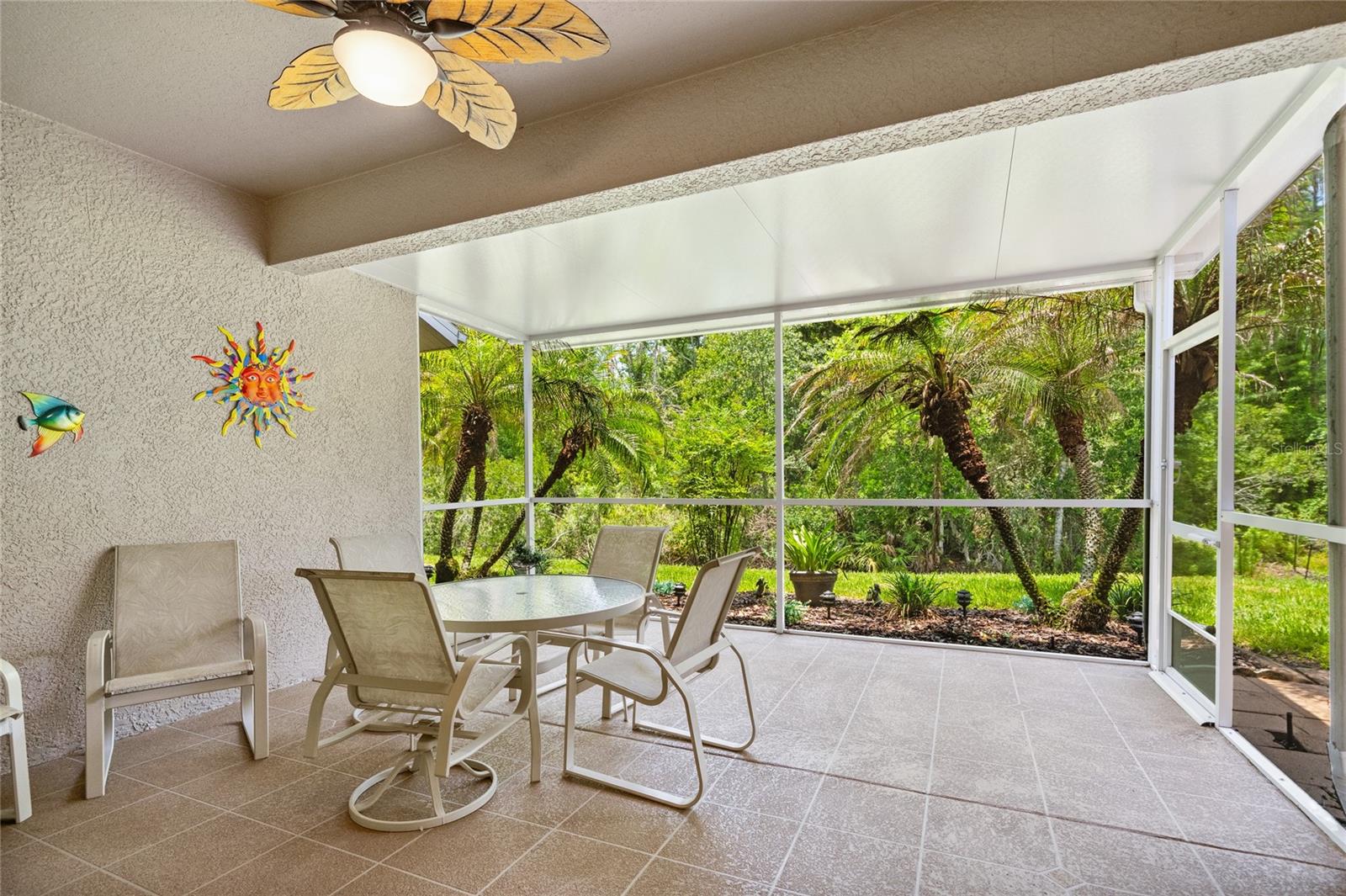 SCREENED LANAI
