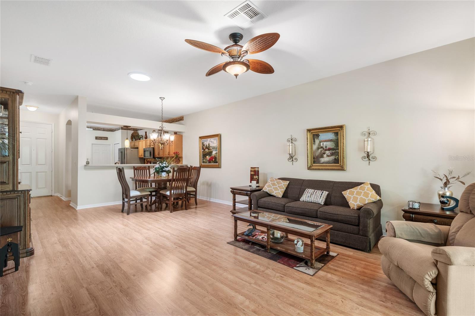 LIVING/DINING ROOMS