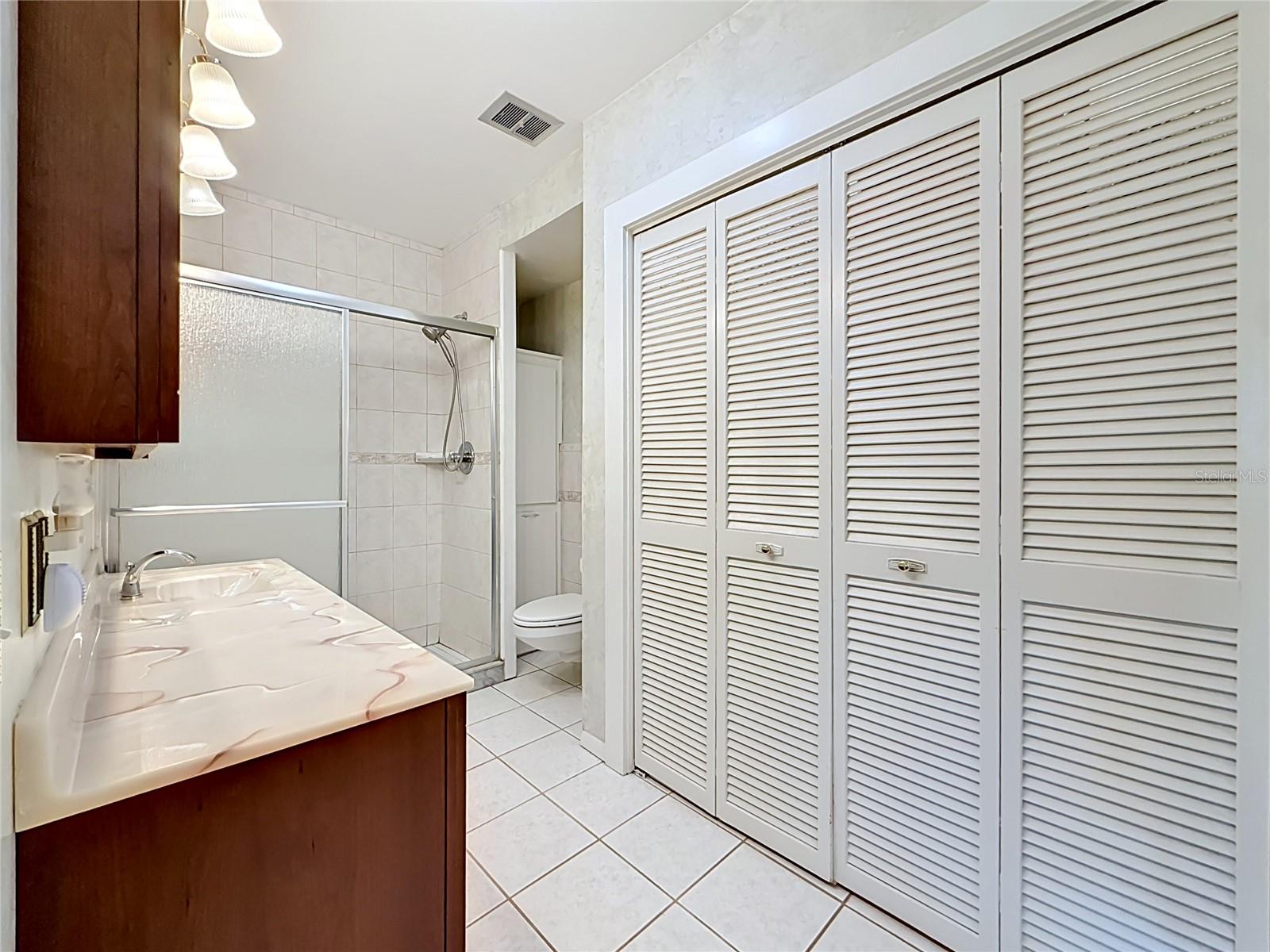 Primary En Suite